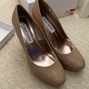 Nude Steve Madden Pumps
